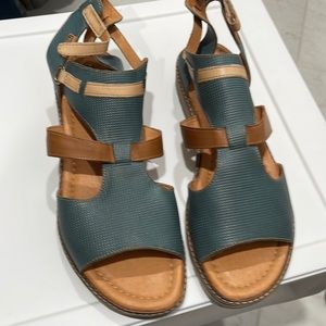 Pikolinos sandals new